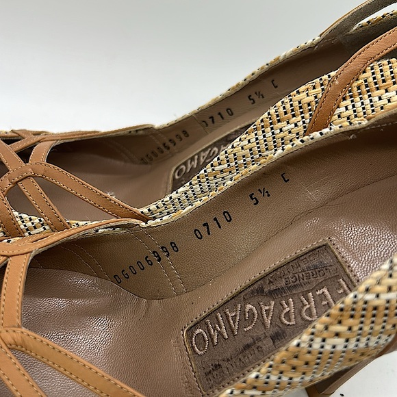 Salvatore Ferragamo Vtg Philippa Tan/Cream High Heels Shoes **Size 5.5** 🔥🔥 - Picture 9 of 10